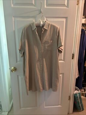 Old Navy Beige Button-Down Casual Women's Shirt Dress